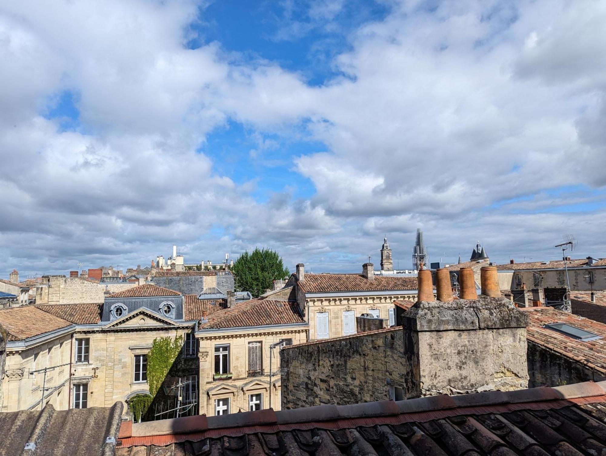 Lumineux Appartement Sous Les Toits A Pey Berland Bordeaux Dış mekan fotoğraf